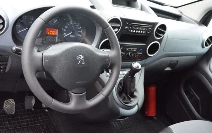 Peugeot Partner cena 29900 przebieg: 214000, rok produkcji 2012 z Toruń małe 781